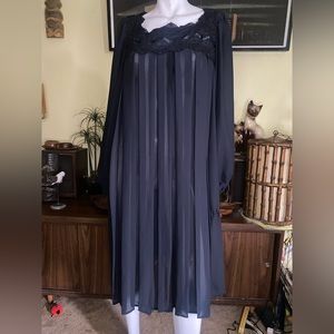 Ladies vintage sheer black pleated lace gothic elegant cocktail evening dress